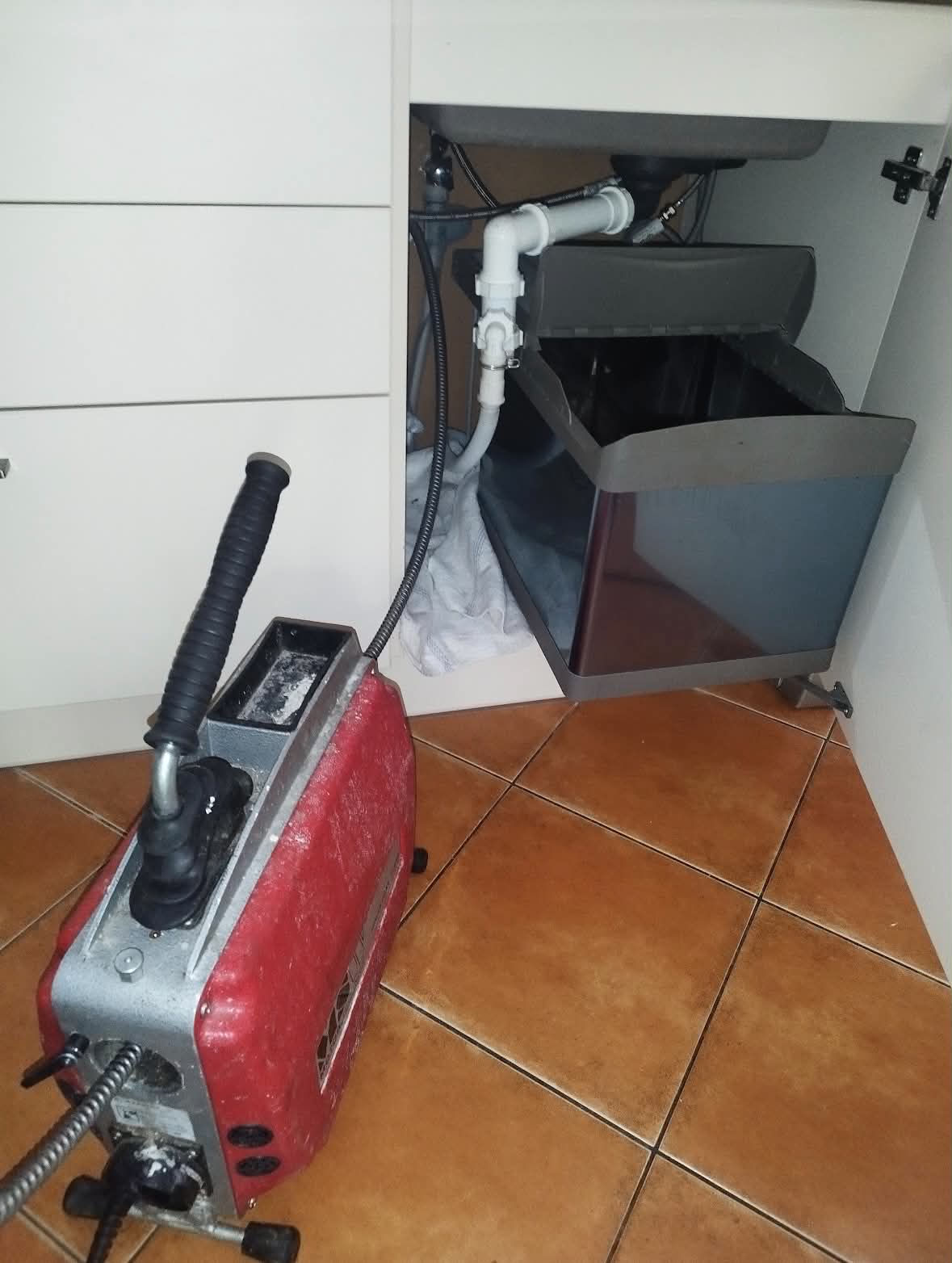Modern konyha mosogató dugulás megszüntetése